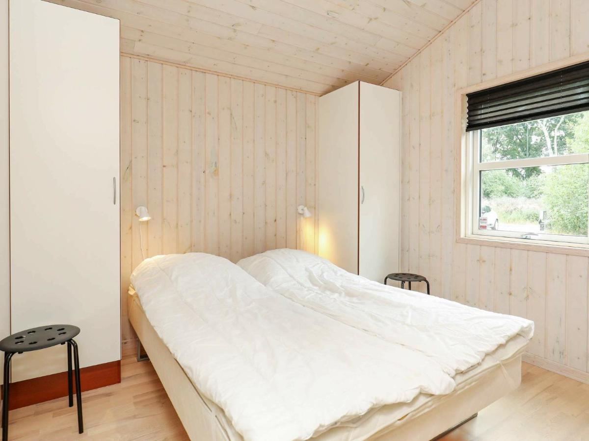 8 Person Holiday Home In Hals Eksteriør billede