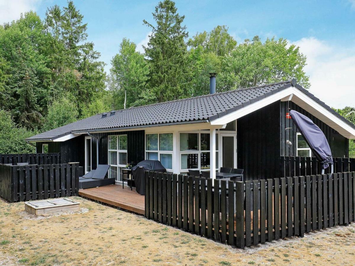 8 Person Holiday Home In Hals Eksteriør billede